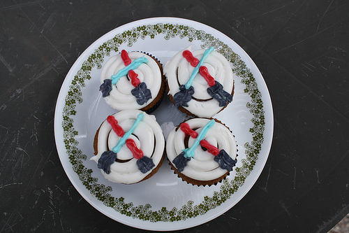 light saber cupcakes